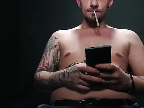 guesswhatbitch online show from November 9, 8:24 pm