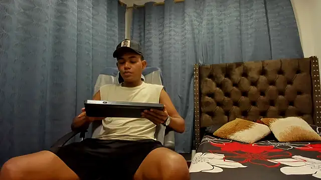 Nolven Gray online show from October 2, 2:48 am