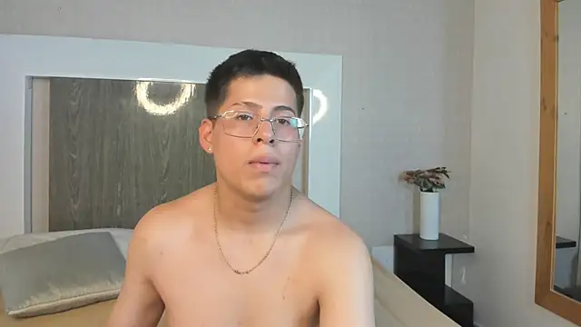 davidcruz16 online show from October 12, 3:22 am