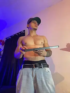 Matt your master  online show from November 16, 5:15 pm