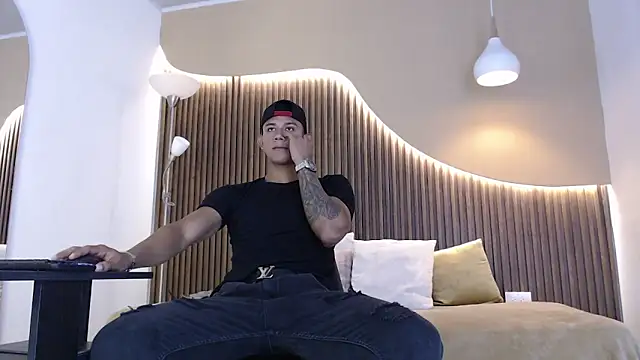 Aiden steel online show from November 4, 1:34 pm