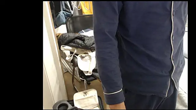 leeyoung  online show from February 23, 1:02 pm