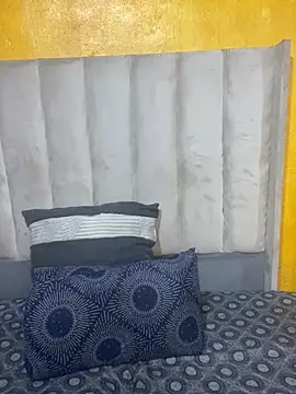 SexyBear012 online show from October 19, 8:01 pm