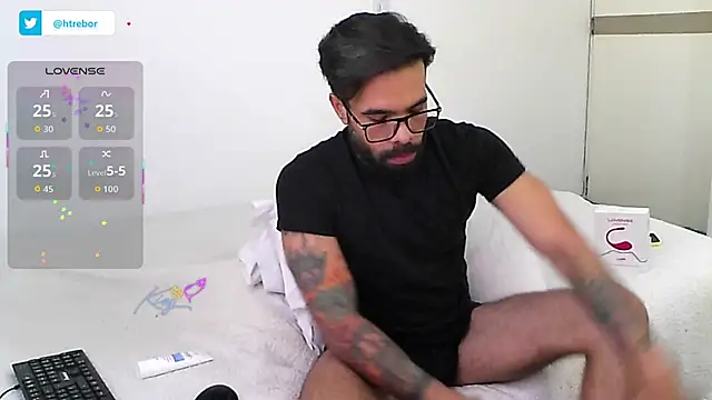 htrebor87 online show from February 12, 7:31 pm