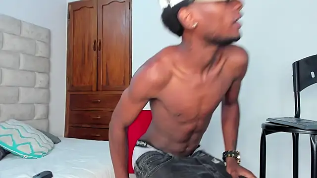 BennBrown online show from November 10, 8:36 pm