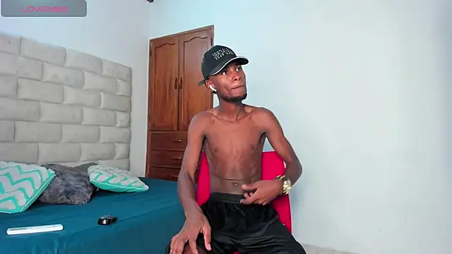 BennBrown online show from November 17, 8:01 pm