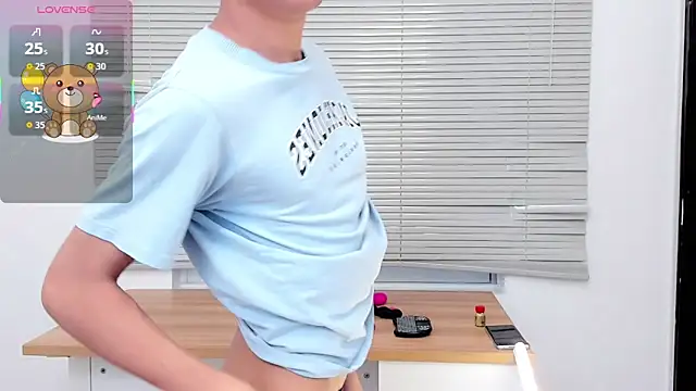 Little liam online show from October 4, 8:24 pm