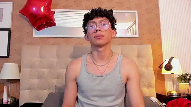 liam twiink online show from February 25, 2:56 am