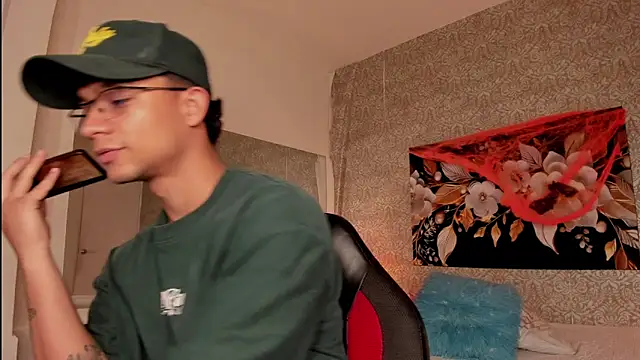 mike wills3 online show from October 22, 3:43 am