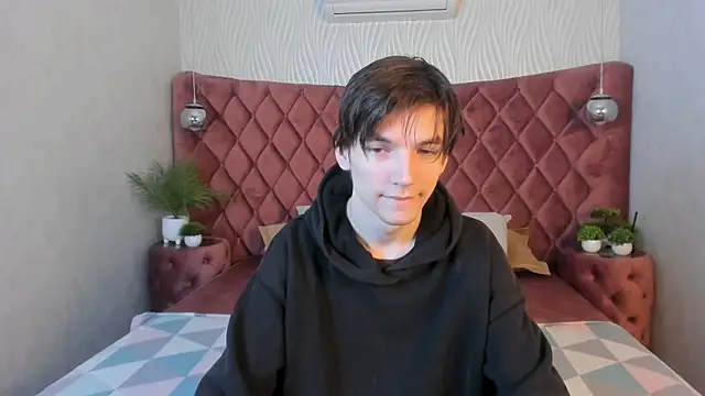 alfred joness online show from October 31, 7:23 am