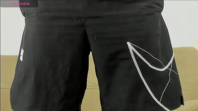 MaximoHall86 online show from October 21, 1:03 pm