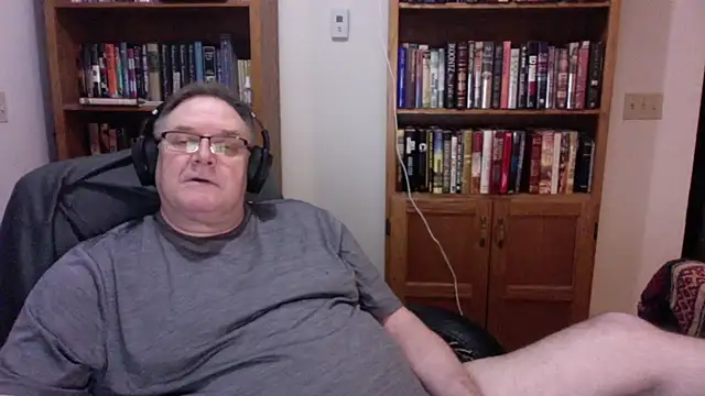 Vinyl22xh online show from June 1, 5:40 am