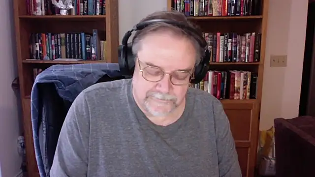 Vinyl22xh online show from April 11, 12:07 am