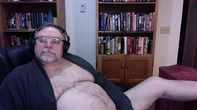 Vinyl22xh online show from February 26, 4:14 am