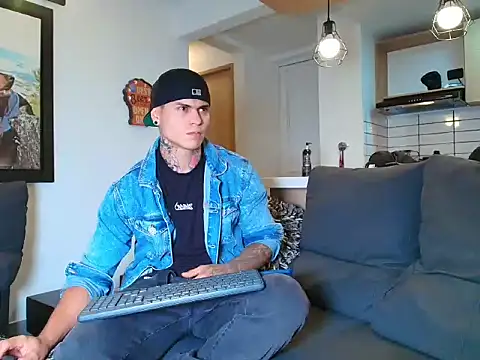 Marko Toro   online show from September 29, 3:49 am