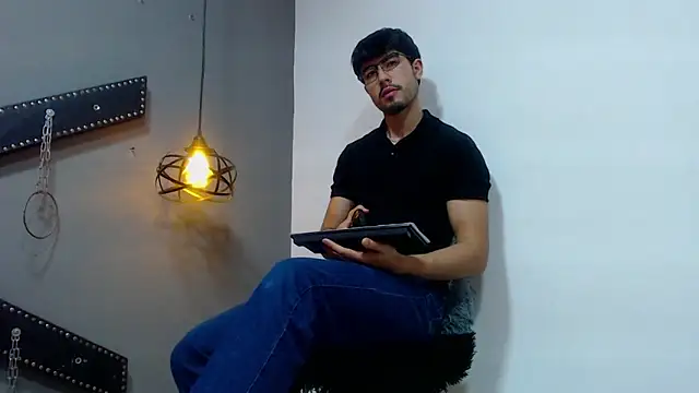 DanteBrown01 online show from September 26, 1:42 pm