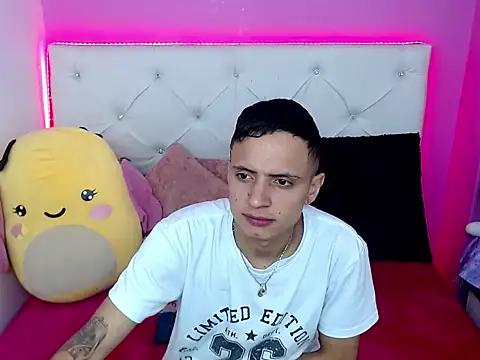 xx-kike-xx online show from October 4, 2:00 pm