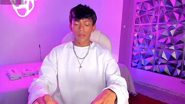 Santti  online show from November 18, 9:50 pm