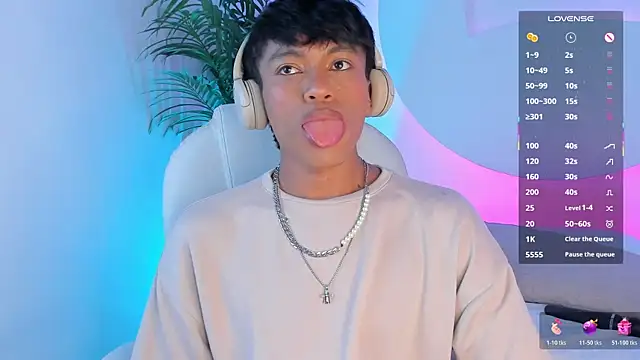 Santti  online show from October 23, 10:57 pm