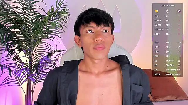 Santti  online show from November 8, 11:30 pm