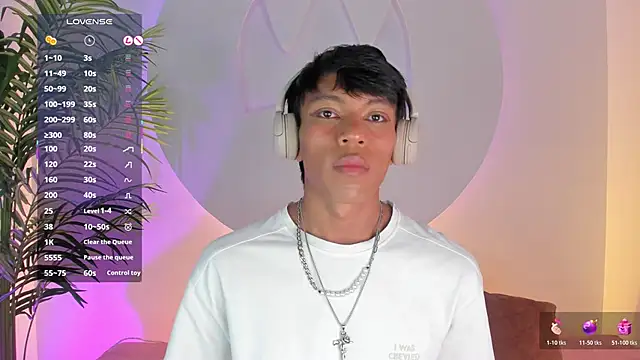 Santti  online show from November 17, 8:45 pm