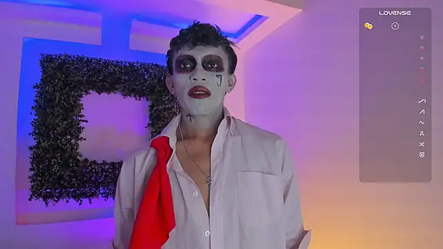 Santti  online show from October 18, 8:03 pm