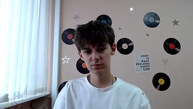 Hoot Dude  online show from October 7, 1:26 pm