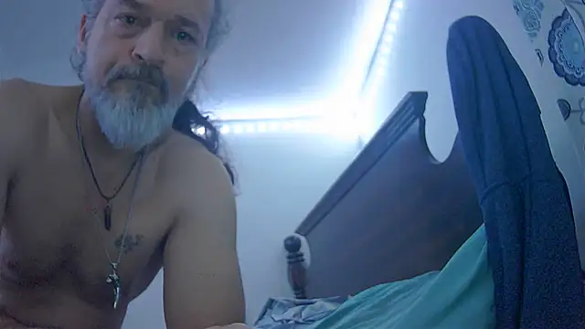 HippieDad333 online show from December 18, 5:25 am