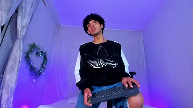 josesweet  online show from November 11, 8:08 am