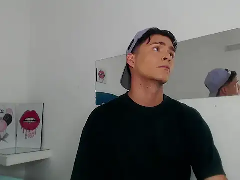 Aaron Foxxx online show from November 16, 5:26 pm