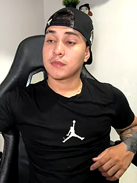 loki32men online show from October 31, 4:25 am