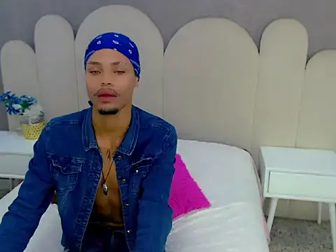 ryan bigcock online show from October 2, 3:32 am