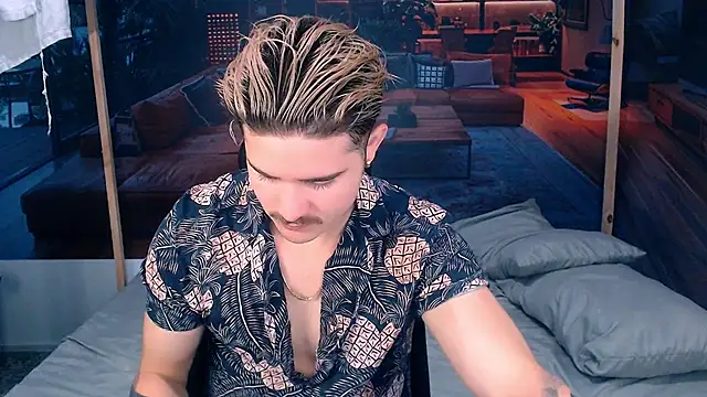 AlexPiersss online show from October 14, 7:10 pm