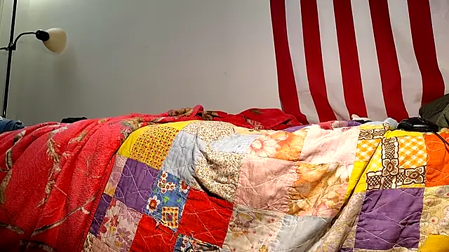 whitesmoothrod9 online show from November 26, 3:42 am