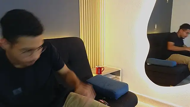 Jaybrown  1 online show from October 18, 3:44 am