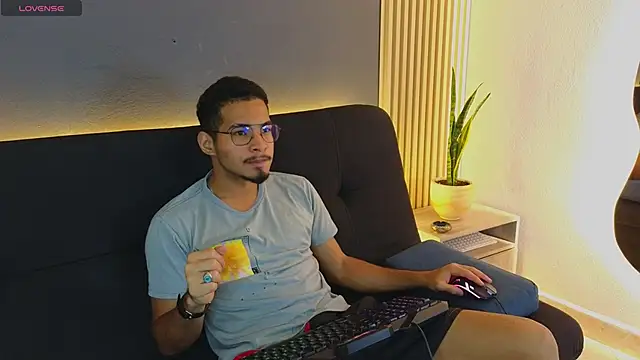 Jaybrown  1 online show from October 19, 3:55 am