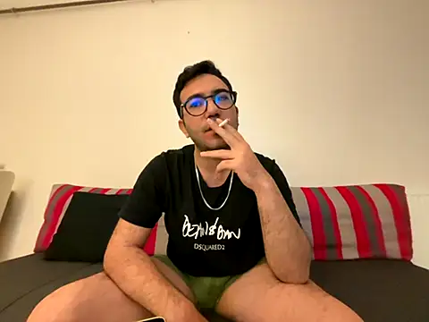xochipilliii online show from October 3, 11:32 pm