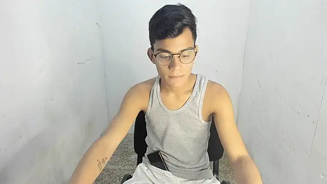 Deivi colins 23 online show from October 27, 10:45 pm