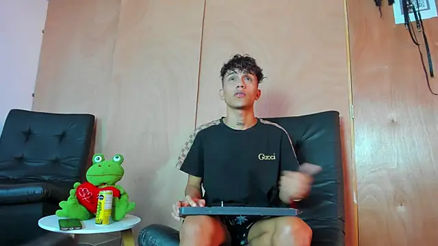 milo crave online show from October 6, 8:35 pm