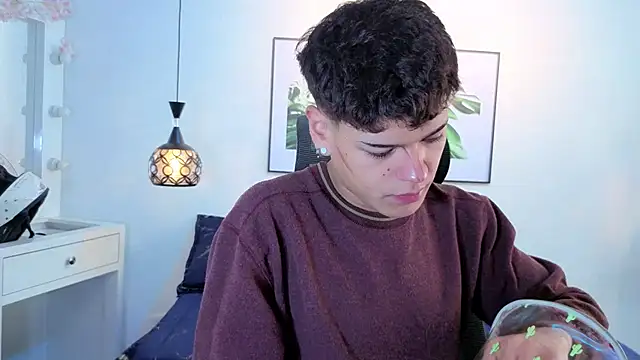 kevienmiet online show from November 19, 12:16 pm