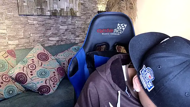 kevienmiet online show from November 22, 11:54 am