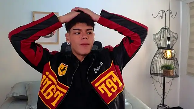 kevienmiet online show from November 12, 12:33 pm