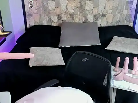 uyukie online show from October 3, 1:16 pm