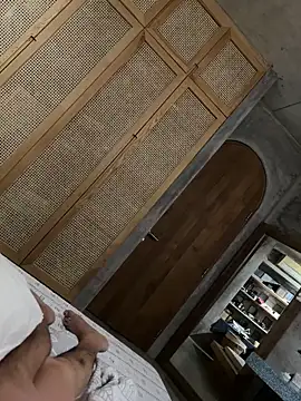 HenryLee1983-cums online show from February 24, 3:35 pm