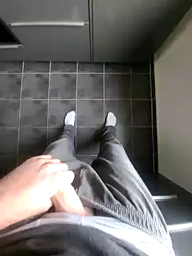 rezzzze online show from November 13, 11:37 am