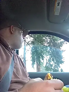 DeeBestEver online show from November 5, 3:03 pm