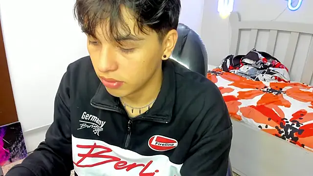 StiwenTwink online show from October 20, 12:42 pm