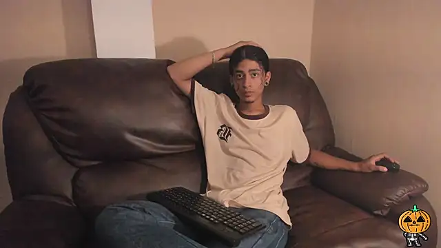 Dickie Dicking online show from October 17, 8:35 pm