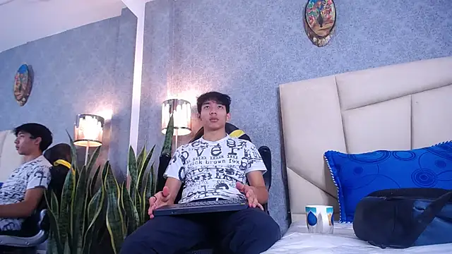 ValenorLerot online show from October 6, 5:23 am