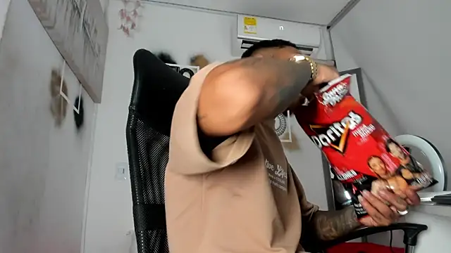 The boy dreams1 online show from October 19, 2:27 am